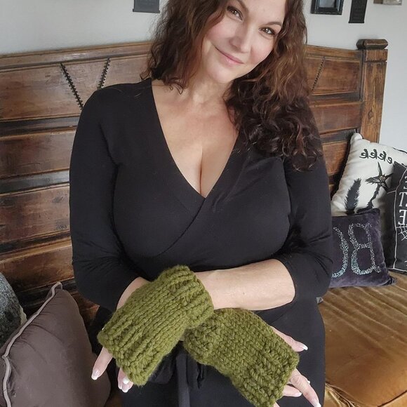 Hand Knit Fingerless Gloves, Armwarmers in Olive Green Yarn, Womens "Elderwood" - Picture 3 of 10